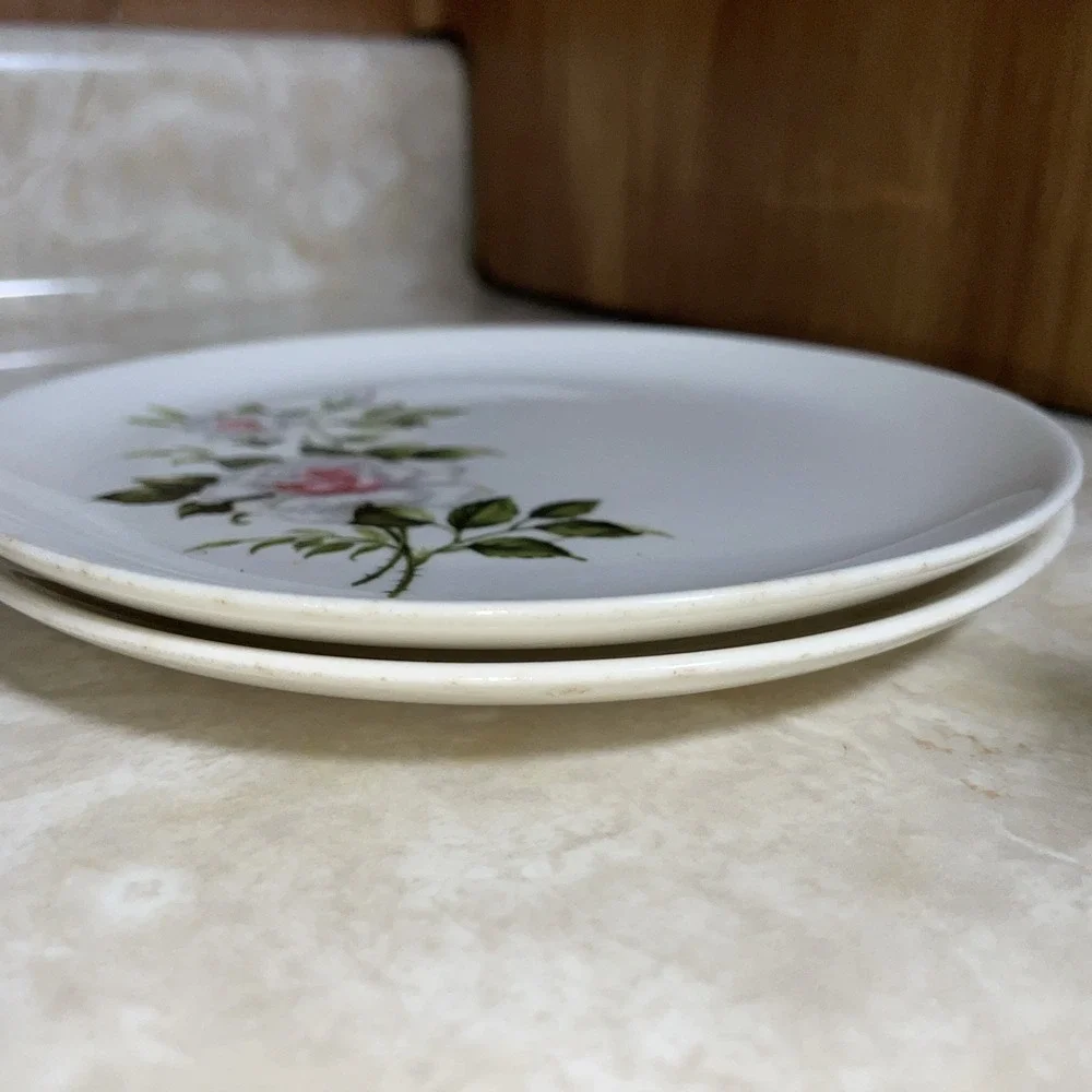Pair of MINT! Crooksville‎ vintage saucers white roses with leaves, USA I-X